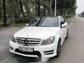 Bán Mercedes C300 AMG Plus sản xuất 2014, màu trắng, giá 980tr