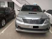 Bán xe Toyota Fortuner đời 2014, màu bạc số sàn