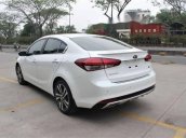 Cần bán xe Kia Cerato 1.6 AT đời 2018, màu trắng, 589tr