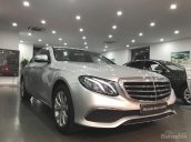 Cần bán Mercedes E200 đăng kí 2017 chạy 9077 km, màu bạc giá cực rẻ