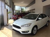 Bán xe Ford Focus đời 2018, màu trắng