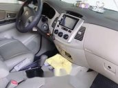 Cần bán xe Toyota Innova 2013, màu bạc, giá 557tr