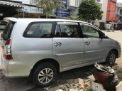 Cần bán gấp Toyota Innova E sản xuất 2015, màu bạc số sàn, giá tốt