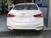 Cần bán Hyundai Accent đời 2018, màu trắng, 425 triệu