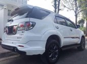 Bán xe Toyota Fortuner Sportivo đời 2016, màu trắng xe gia đình, 915tr