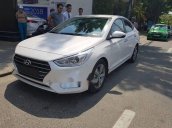 Cần bán Hyundai Accent đời 2018, màu trắng, 425 triệu