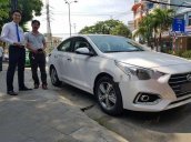 Cần bán Hyundai Accent đời 2018, màu trắng, 425 triệu