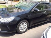 Bán Toyota Camry 2.0E 2016, màu đen còn mới, giá chỉ 939 triệu