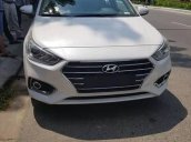 Cần bán Hyundai Accent đời 2018, màu trắng, 425 triệu