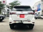 Bán xe Toyota Fortuner 4X2 AT đời 2017, màu trắng số tự động