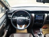 Bán xe Toyota Fortuner 4X2AT - 2017 màu trắng