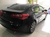 Cần bán lại xe Kia K3 năm sản xuất 2014, màu đen, giá 450tr