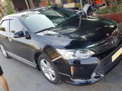 Cần bán xe Toyota Camry 2.5Q 2017, màu đen VIP