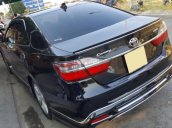 Cần bán xe Toyota Camry 2.5Q 2017, màu đen VIP