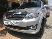 Bán xe Toyota Fortuner 2015, màu bạc còn mới