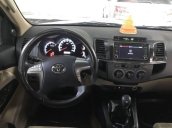 Bán xe Toyota Fortuner 2015, màu bạc còn mới