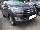 Cần bán xe Toyota Innova E số sàn 2017, màu đen, cực vip