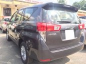 Cần bán xe Toyota Innova E số sàn 2017, màu đen, cực vip