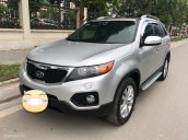 Cần bán lại xe Kia Sorento năm 2010 màu bạc, giá chỉ 650 triệu