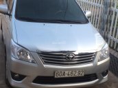 Bán Toyota Innova năm sản xuất 2013, màu bạc xe gia đình