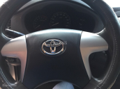 Bán Toyota Innova năm sản xuất 2013, màu bạc xe gia đình