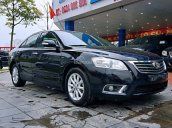 Cần bán xe Toyota Camry 2.4G sản xuất 2011, màu đen, giá 645tr