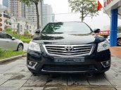 Cần bán xe Toyota Camry 2.4G sản xuất 2011, màu đen, giá 645tr