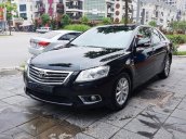 Cần bán xe Toyota Camry 2.4G sản xuất 2011, màu đen, giá 645tr