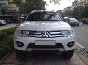 Bán xe Mitsubishi Pajero Sport đời 2017 số sàn, chạy dầu, màu trắng rất trẻ trung