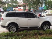 Bán xe Mitsubishi Pajero Sport đời 2017 số sàn, chạy dầu, màu trắng rất trẻ trung