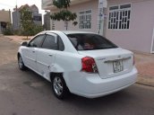 Cần bán gấp Daewoo Lacetti sản xuất năm 2004, màu trắng, giá tốt