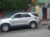 Cần bán xe Toyota Fortuner 2010, bản V, số tự động màu bạc