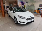 Bán Ford Focus 2018, màu trắng chỉ với 100 triệu tiền mặt, hỗ trợ trả góp lên tới 90% giá trị xe. Mr Trung: 0967664648