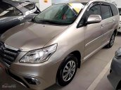 Bán Toyota Innova V năm sản xuất 2015, màu vàng