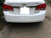 Cần bán Chevrolet Cruze đời 2011, máy 1.6, màu trắng