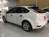 Cần bán Ford Focus năm 2011, màu trắng, giá tốt