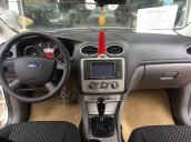 Cần bán Ford Focus năm 2011, màu trắng, giá tốt