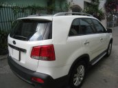 Cần bán xe Kia Sorento MT 2013 màu trắng, đẹp long lanh