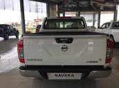 Cần bán xe Nissan Navara E sản xuất 2017, màu trắng, nhập khẩu nguyên chiếc, giá chỉ 625 triệu