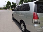 Cần bán xe Toyota Innova 2008 màu bạc, số sàn, xe nhà đang sử dụng