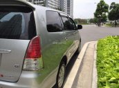 Cần bán xe Toyota Innova 2008 màu bạc, số sàn, xe nhà đang sử dụng