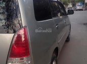 Cần bán lại xe Toyota Innova năm 2006, màu bạc giá cạnh tranh