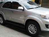 Bán nhanh Fortuner V 2013, máy xăng, hai cầu