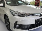 Cần bán Toyota Corolla 1.8 AT sản xuất 2018, màu trắng