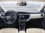 Cần bán Toyota Corolla 1.8 AT sản xuất 2018, màu trắng