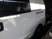 Cần bán Hyundai Starex 2013 màu trắng máy xăng