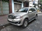 Cần bán lại xe Toyota Fortuner đời 2013, màu bạc giá cạnh tranh