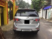 Cần bán gấp xe Toyota Fortuner V 2016 số tự động màu bạc