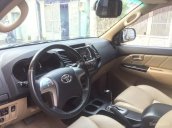 Cần bán gấp xe Toyota Fortuner V 2016 số tự động màu bạc