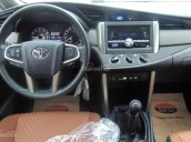 Bán Toyota Innova 2.0E 2018 màu bạc. Hỗ trợ trả góp 90%, bảo hành chính hãng 3 năm/ Hotline: 0973.306.136